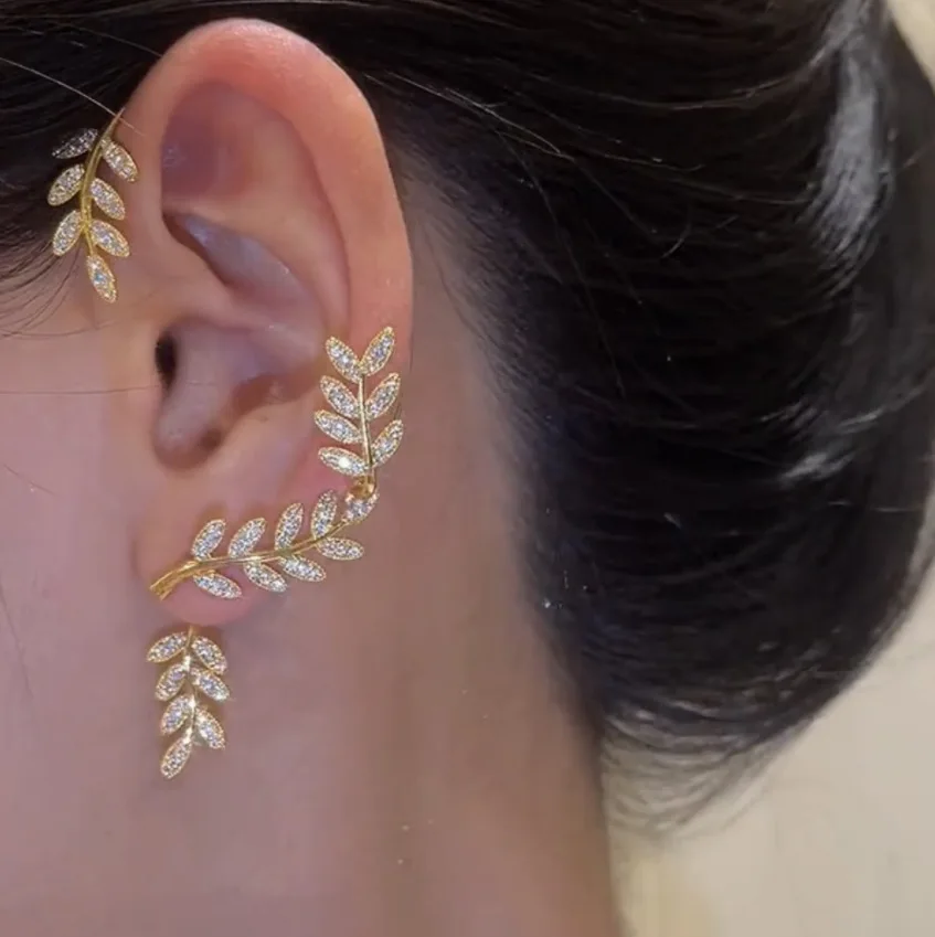 Delicate 18K White Gold Plated Full Diamond Leaf Ear Clip Detachable Two Wear Bling Rhinestone Crystal Leaves Ear Cuff Earrings
Delicate 18K White Gold Plated Full Diamond Leaf Ear Clip Detachable Two Wear Bling Rhinestone Crystal Leaves Ear Cuff Earrings