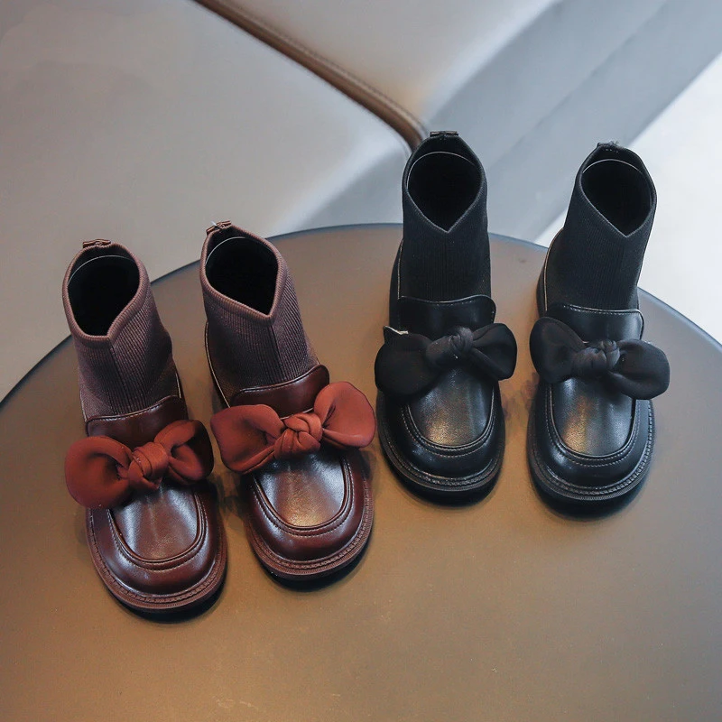 Children boots KIDS leather martin boots shoes 2020 autumn new girls fashion bow student boots, Black white
Children boots KIDS leather martin boots shoes 2020 autumn new girls fashion bow student boots, Black white