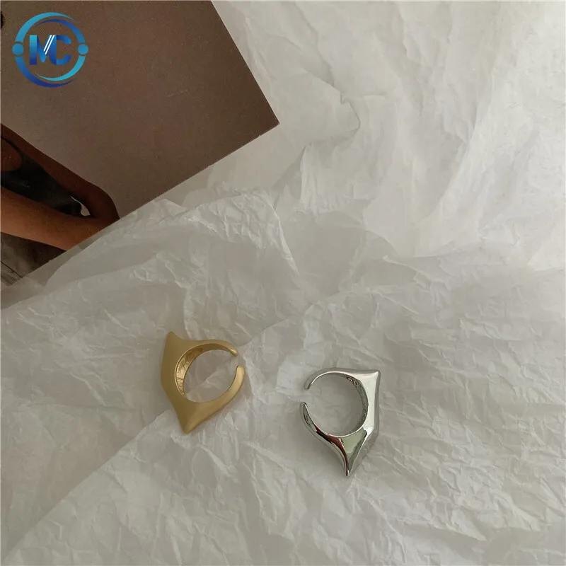 Geometric Irregular Convex Retro Glossy Silver Color Matte Gold Metal Resizable Open Circle Ring Women Men Punk Jewelry
Geometric Irregular Convex Retro Glossy Silver Color Matte Gold Metal Resizable Open Circle Ring Women Men Punk Jewelry