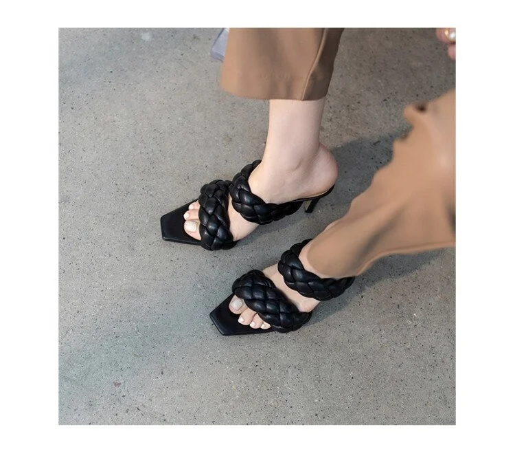 2021 New Summer Fairy Style White Black women shoes Sheepskin Microfiber Elegant Women High Thin Heels Slides Sandals
2021 New Summer Fairy Style White Black women shoes Sheepskin Microfiber Elegant Women High Thin Heels Slides Sandals