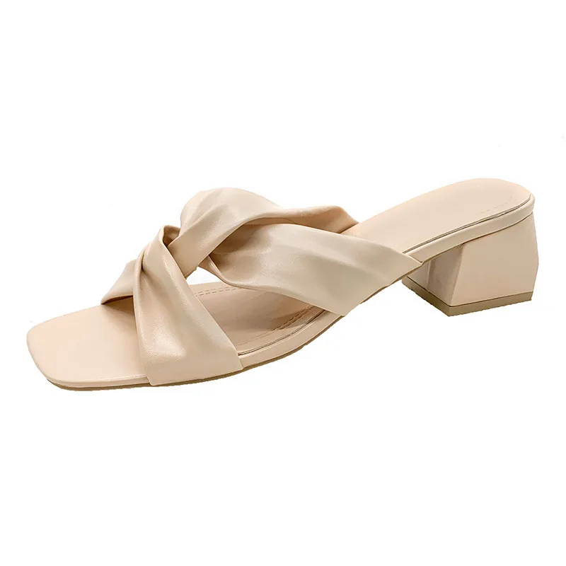 2021 New Summer Ladies Sandals And Slippers Solid Color Square Open Toe Square Heel Cross Strap Ladies Sandals
2021 New Summer Ladies Sandals And Slippers Solid Color Square Open Toe Square Heel Cross Strap Ladies Sandals