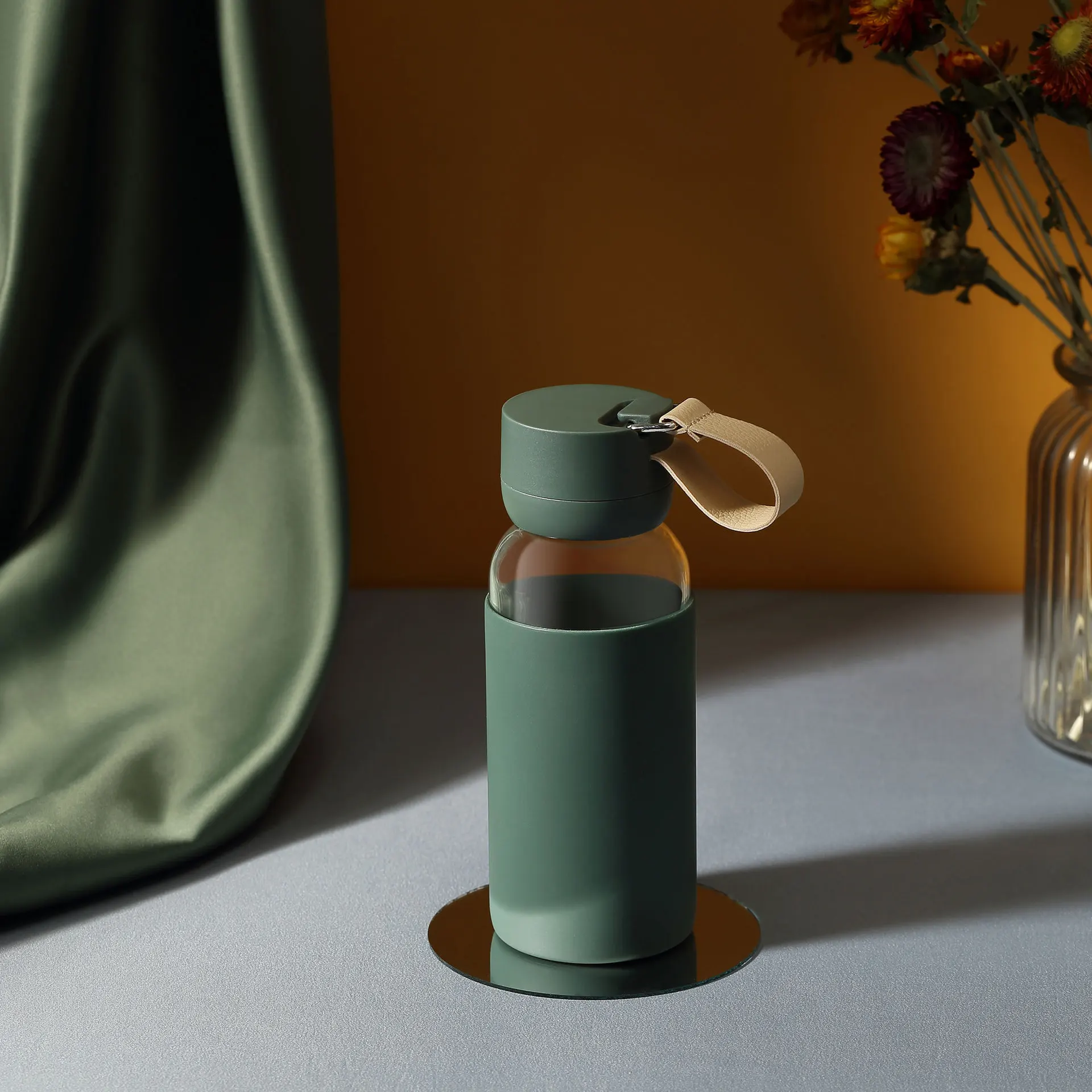 Simple Potable water bottle anti-scald glass bottle with Silicone sleeve, Green, blue, grey, pink
Simple Potable water bottle anti-scald glass bottle with Silicone sleeve, Green, blue, grey, pink