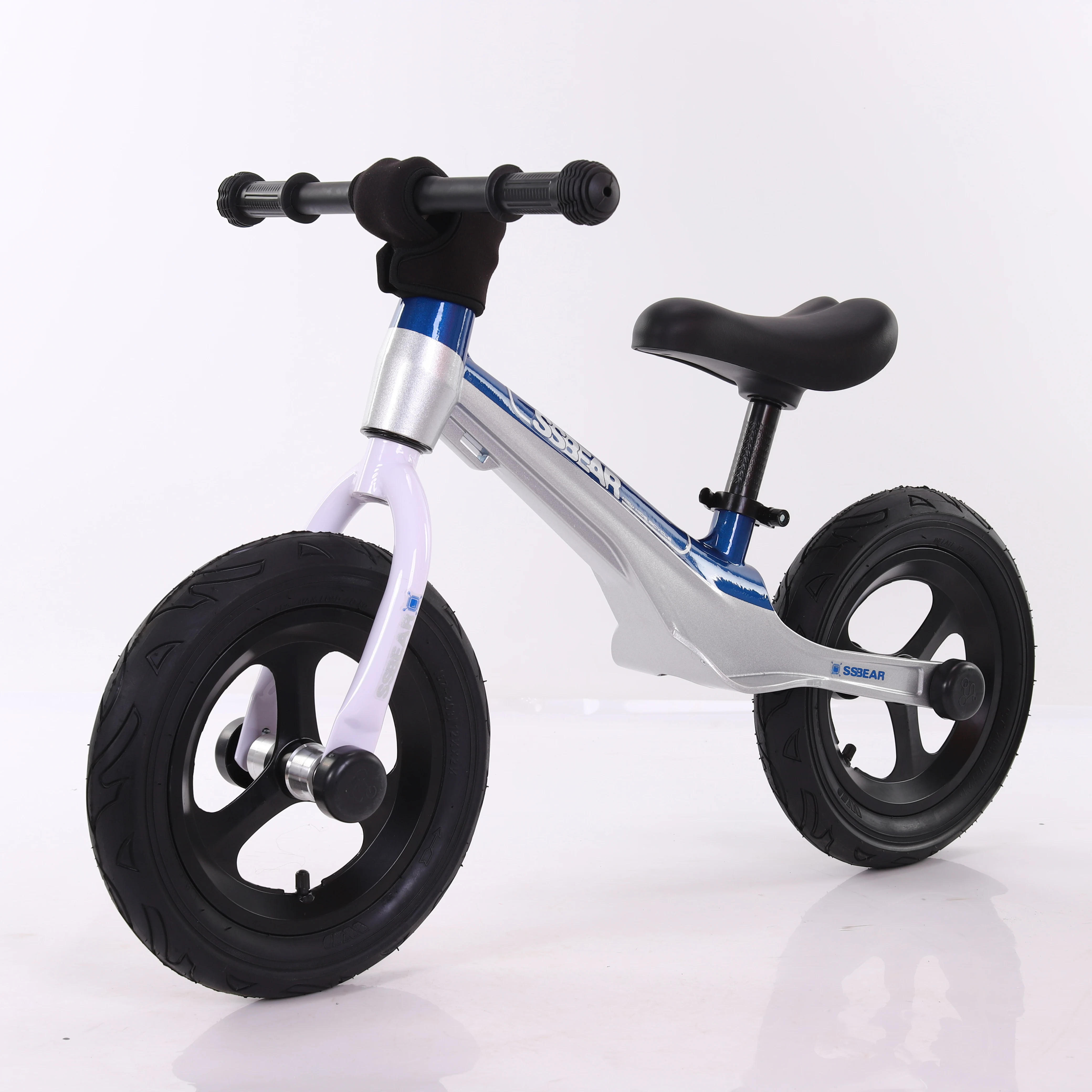 Top quality magnisium balance bike best sale / New outdoor No Pedal running Balance Bike for baby 1-5 years
Top quality magnisium balance bike best sale / New outdoor No Pedal running Balance Bike for baby 1-5 years