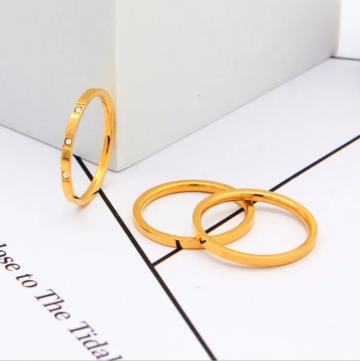 Simple design fashion stainless steel zircon jewelry diamond women gold ring set 
Simple design fashion stainless steel zircon jewelry diamond women gold ring set