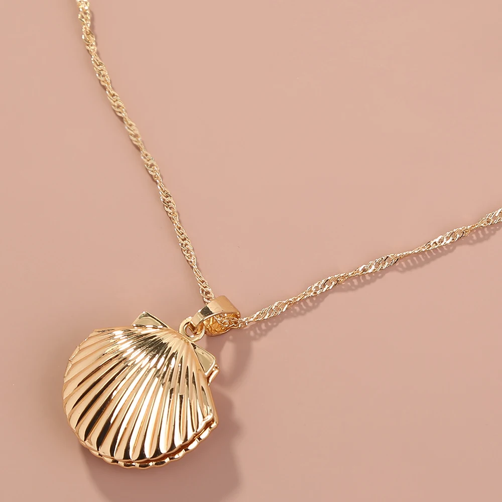 Beach Style Gold Plated Scallop Can Open Pendant Bohemian Woman Jewelry Necklace
Beach Style Gold Plated Scallop Can Open Pendant Bohemian Woman Jewelry Necklace