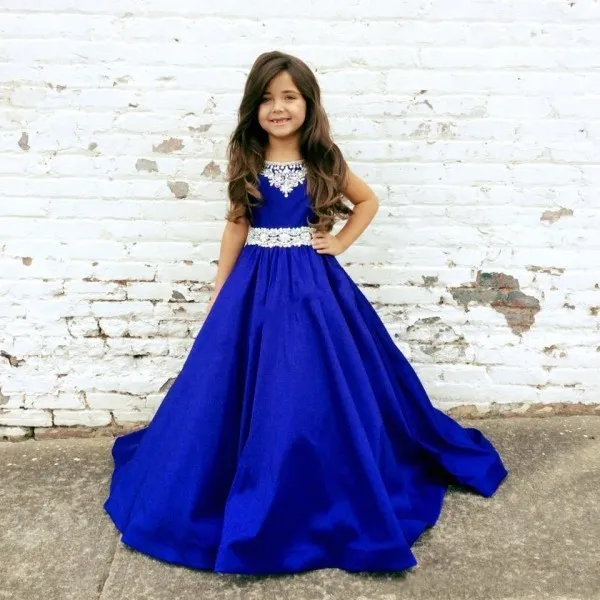 Wholesale A Line Long Royal Blue Flower Girl Dresses with Lace along Neckline and Waist
Wholesale A Line Long Royal Blue Flower Girl Dresses with Lace along Neckline and Waist
