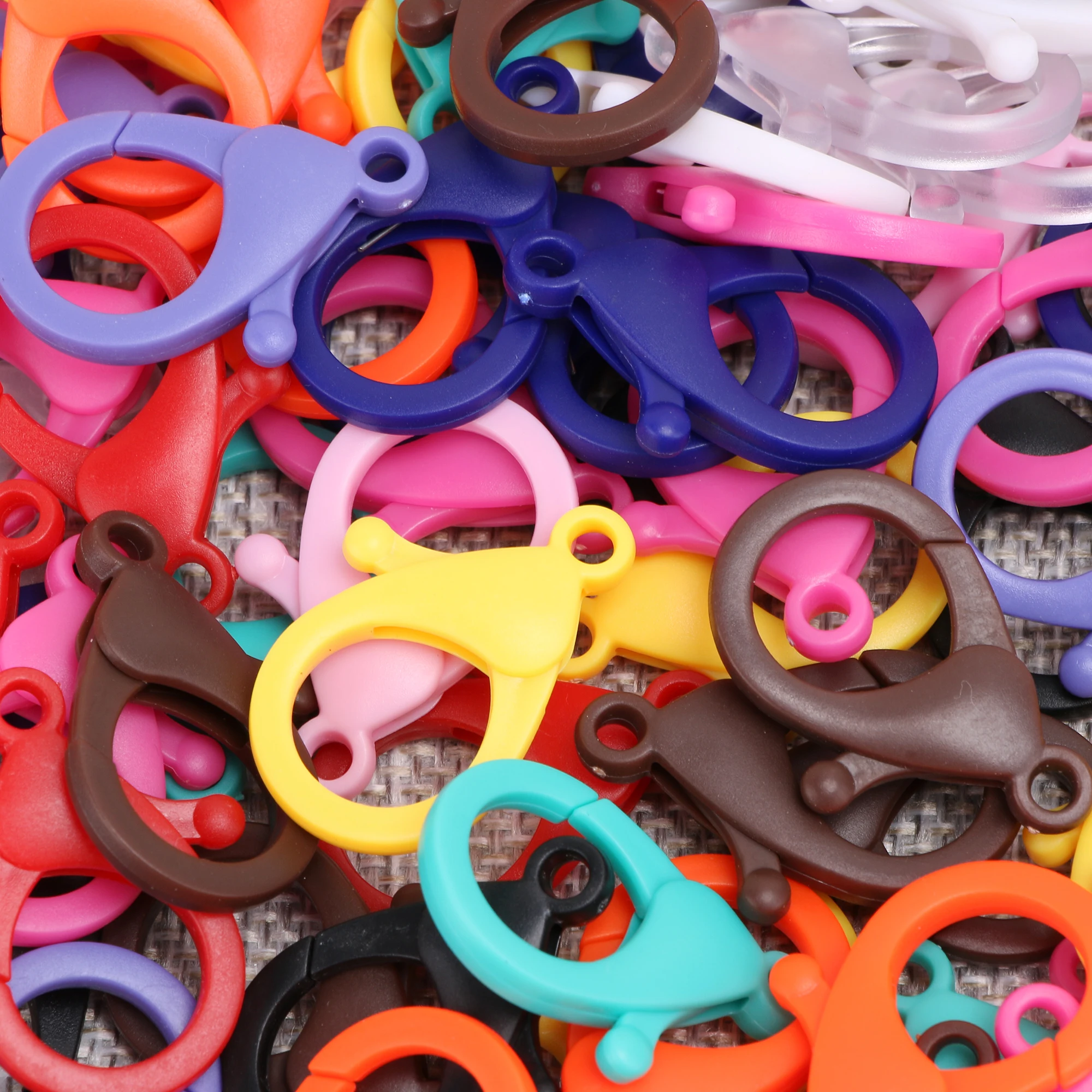 REWIN Wholesale 35mm Colorful Plastic Key Chain Snap Hook Lobster Claw Clasps for Bag Accessories, 11 colors in stock
REWIN Wholesale 35mm Colorful Plastic Key Chain Snap Hook Lobster Claw Clasps for Bag Accessories, 11 colors in stock