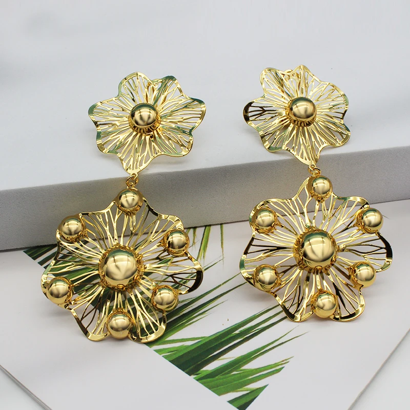 High Quality Women Statement Earrings Elegant Brass Gold Plated Copper Hoop Earrings Necklace Bracelet Ring Jewelry Set
High Quality Women Statement Earrings Elegant Brass Gold Plated Copper Hoop Earrings Necklace Bracelet Ring Jewelry Set