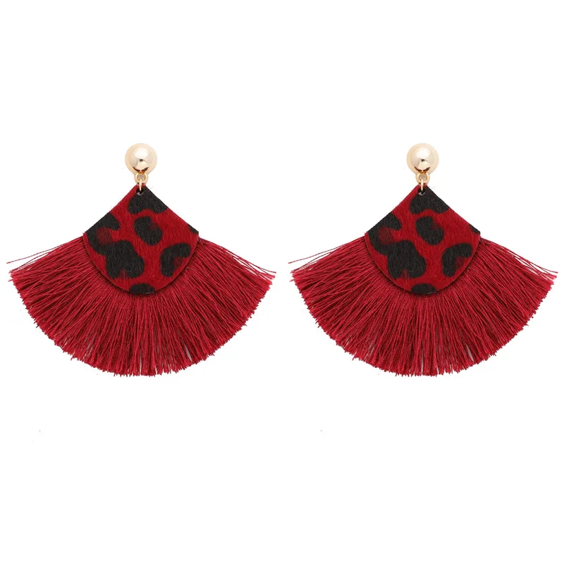 2021 Boho Earrings Custom Colorful Geometric Hand-woven Half Leopard Print Tassel Stud Earrings
2021 Boho Earrings Custom Colorful Geometric Hand-woven Half Leopard Print Tassel Stud Earrings