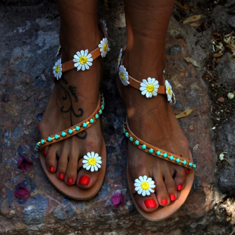 New Summer Women Shoes Flat Heels Sandals Fashion Female Comfortable Sweet Flowers Beach Sandals Plus Size 42 43 44 Round Heels
New Summer Women Shoes Flat Heels Sandals Fashion Female Comfortable Sweet Flowers Beach Sandals Plus Size 42 43 44 Round Heels