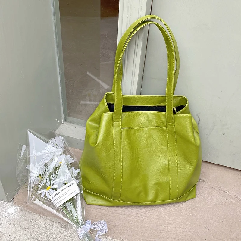 Korean version Avocado Green Soft PU large capacity tote bag leisure travel bag cream white Fashion Shoulder Bag, Avocado green / cream white / black
Korean version Avocado Green Soft PU large capacity tote bag leisure travel bag cream white Fashion Shoulder Bag, Avocado green / cream white / black