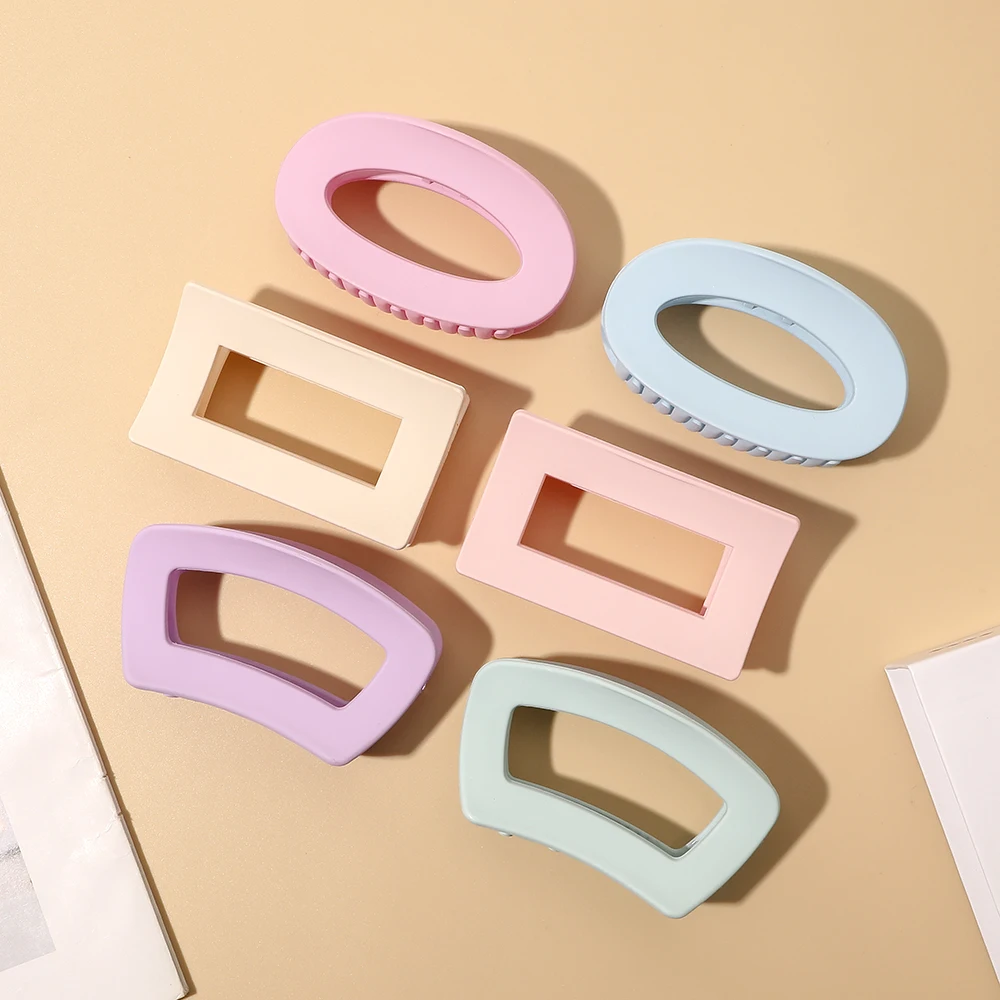 Spring hot selling Plastic Matte Hair Claws 9.6cm Simple Large Size Geometry Hair Clips For Women
Spring hot selling Plastic Matte Hair Claws 9.6cm Simple Large Size Geometry Hair Clips For Women