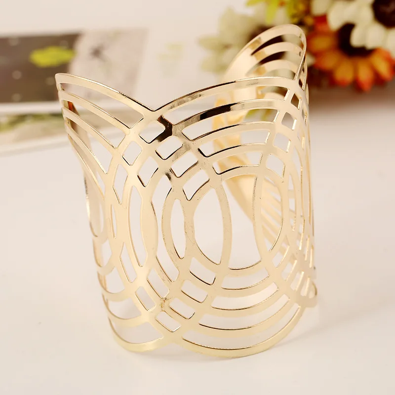 Personalized Open Metal Cuff Bangle Fashion Gold Bracelet Round Hollowed-Out Metal Wide Bracelet Cuff
Personalized Open Metal Cuff Bangle Fashion Gold Bracelet Round Hollowed-Out Metal Wide Bracelet Cuff