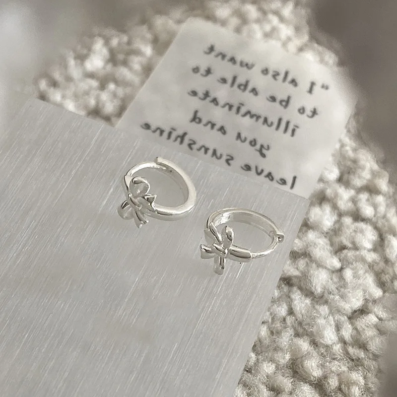 Korean Trendy Silver Plated Bowknot Hoop Earring Sweet Bow Clip On Earrings For Women Gifts
Korean Trendy Silver Plated Bowknot Hoop Earring Sweet Bow Clip On Earrings For Women Gifts
