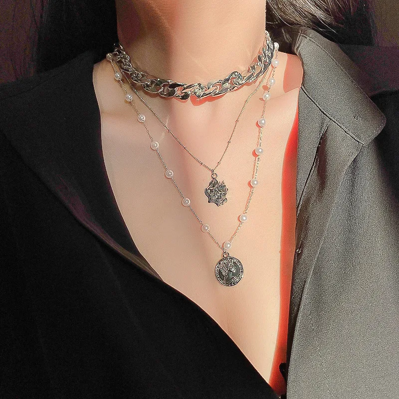Punk retro 3 Layers Chain Pendant Vintage pearl Coin Lock Collar Multilayer Gold Necklace Boho Choker Jewelry
Punk retro 3 Layers Chain Pendant Vintage pearl Coin Lock Collar Multilayer Gold Necklace Boho Choker Jewelry