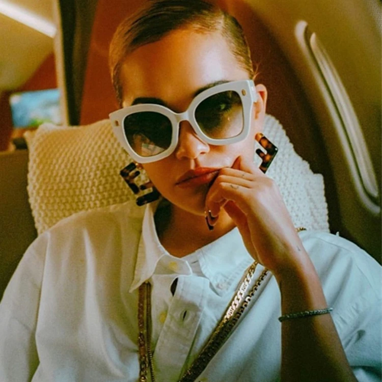 Wholesale Custom 2021 New Retro Designer Shades Oversized Women Fashion Sun Glasses Big Frame Sunglasses, As pictures or customized color
Wholesale Custom 2021 New Retro Designer Shades Oversized Women Fashion Sun Glasses Big Frame Sunglasses, As pictures or customized color