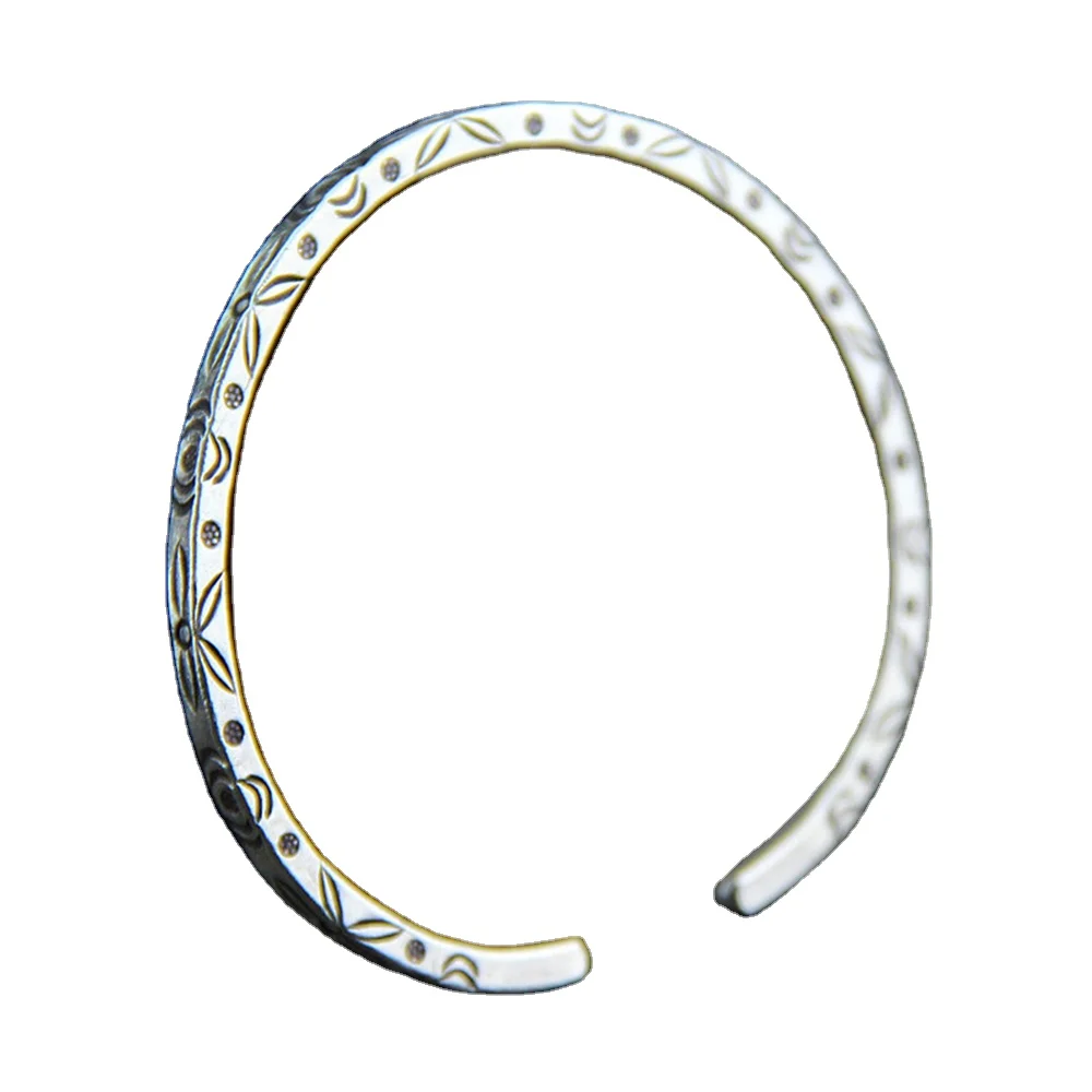 Simple Design 925 Sterling Silver Ladies Handmade Small Flower Engraved Bangles For Women
Simple Design 925 Sterling Silver Ladies Handmade Small Flower Engraved Bangles For Women