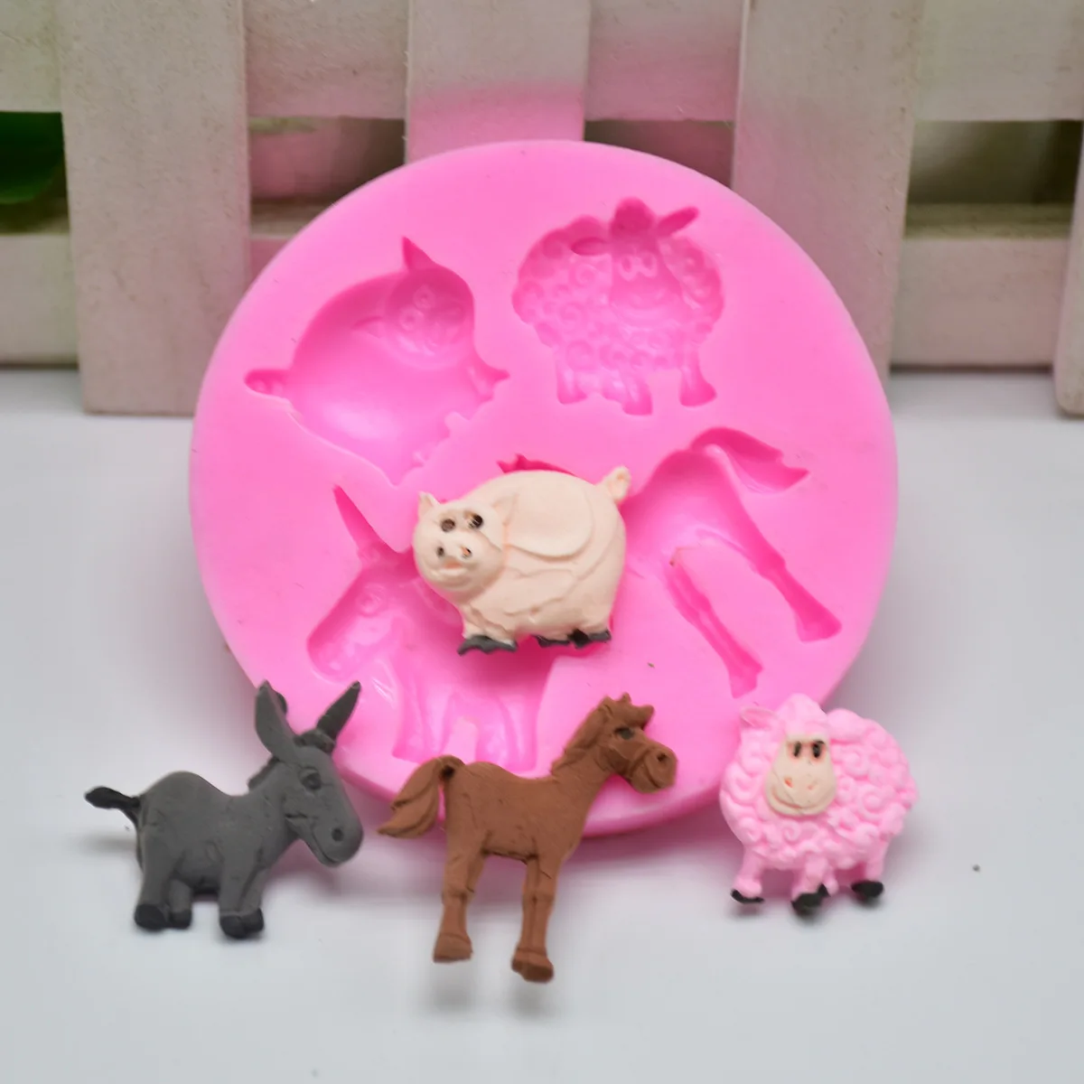 DIY Baking Cute Poultry Series Silicone Fondant Cake Mold Chocolate Mold Ultra Light Clay Mold for Baking Pastry Accessories
DIY Baking Cute Poultry Series Silicone Fondant Cake Mold Chocolate Mold Ultra Light Clay Mold for Baking Pastry Accessories