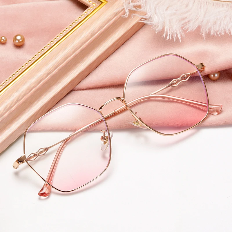 Korean version of retro polygonal glasses frame female irregular anti-blue light can be equipped with myopia glasses flat lens
Korean version of retro polygonal glasses frame female irregular anti-blue light can be equipped with myopia glasses flat lens