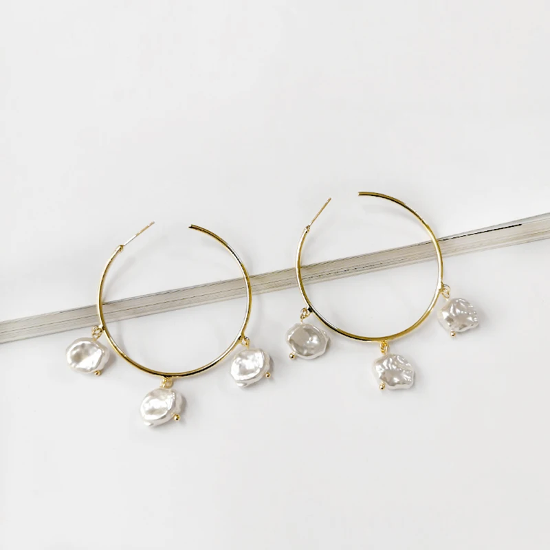 Pearl Charm Big Circle Gold Hoop Earrings Irregular Pearl Round Earrings for Women Minimalist Hoop Earrings Trendy Jewelry
Pearl Charm Big Circle Gold Hoop Earrings Irregular Pearl Round Earrings for Women Minimalist Hoop Earrings Trendy Jewelry