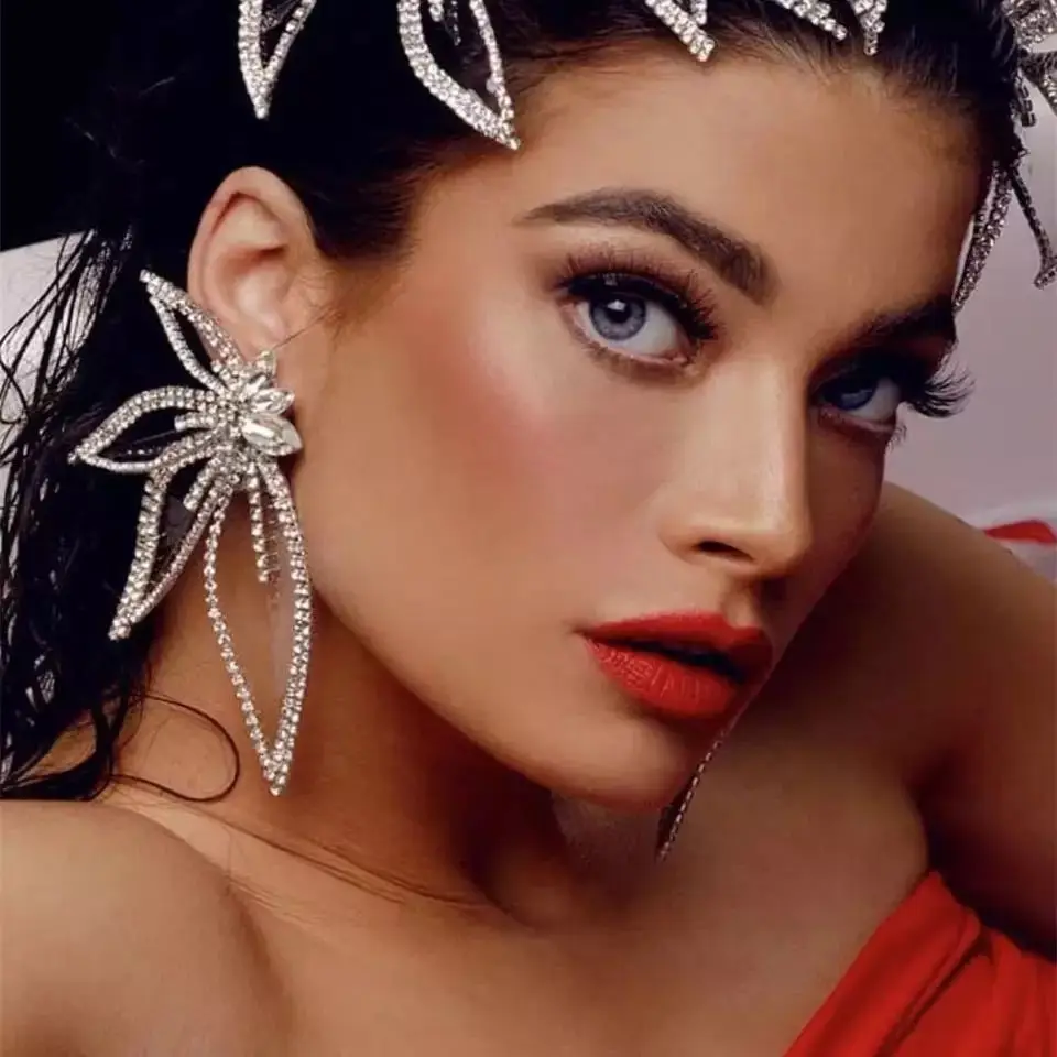 Wholesale Luxury Fashion Flower Earrings Statement Gold Plated Crystal Rhinestone Drop Stud Earrings Jewelry Gift for Women
Wholesale Luxury Fashion Flower Earrings Statement Gold Plated Crystal Rhinestone Drop Stud Earrings Jewelry Gift for Women