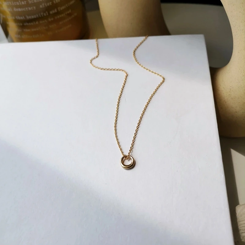 Fashion jewelry champagne white design pendant necklace simple cold wind sterling silver ring clavicle chain, Picture shows
Fashion jewelry champagne white design pendant necklace simple cold wind sterling silver ring clavicle chain, Picture shows