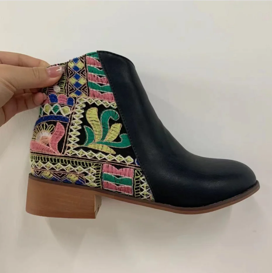 LM5292 Vintage Hand Embroidered Color Blocking Flat Side Zipper Ladies Ankle Boots, Yellow,black
LM5292 Vintage Hand Embroidered Color Blocking Flat Side Zipper Ladies Ankle Boots, Yellow,black