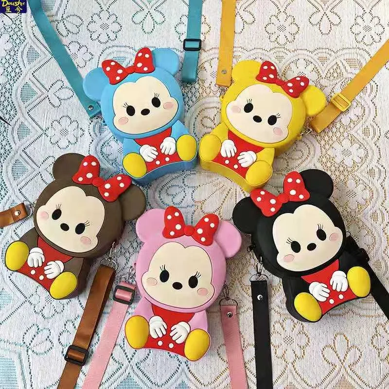 2021hot Recommend slung shoulder bag fashion handbag black women men custom straps unisex OEM cartoon variety, Accept customized color
2021hot Recommend slung shoulder bag fashion handbag black women men custom straps unisex OEM cartoon variety, Accept customized color