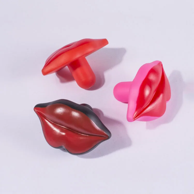Popular Dog Chew Gum Tear Training Toy Cartoon Fun Pet Toy Big Lips Funny Tricky Toy, Picture color
Popular Dog Chew Gum Tear Training Toy Cartoon Fun Pet Toy Big Lips Funny Tricky Toy, Picture color