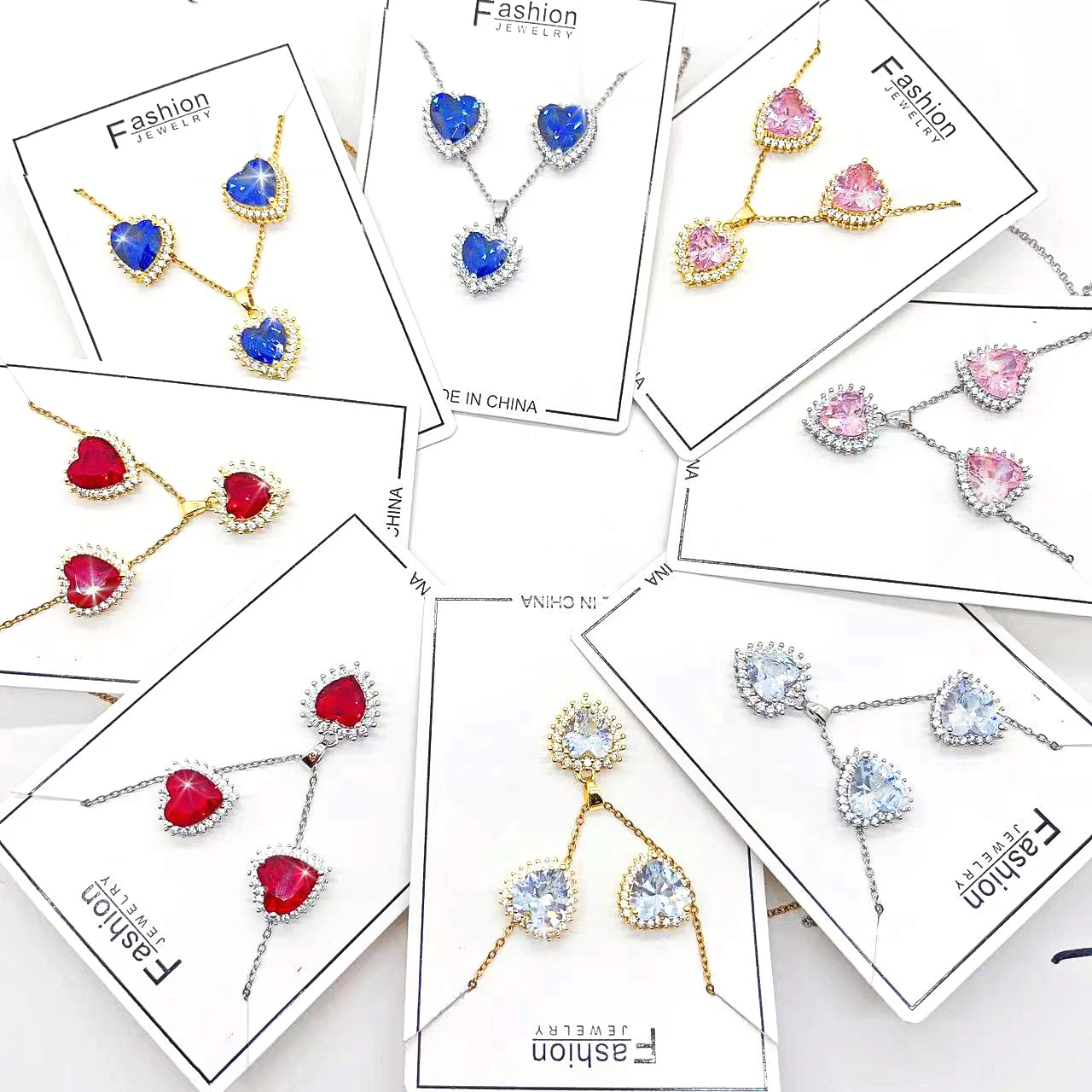 Fashion Jewelry Set Minimalist Women 18K Gold Stainless Steel Chain Zircon Heart Pendant Necklace And Earrings Set For Gift
Fashion Jewelry Set Minimalist Women 18K Gold Stainless Steel Chain Zircon Heart Pendant Necklace And Earrings Set For Gift