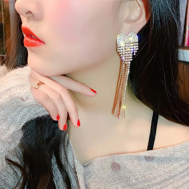 Luxury Wedding Bridal Jewelry Sparkling Crystal Rhinestone Heart Shaped Long Chain Tassel Earrings Crystal Heart Tassel Earrings
Luxury Wedding Bridal Jewelry Sparkling Crystal Rhinestone Heart Shaped Long Chain Tassel Earrings Crystal Heart Tassel Earrings