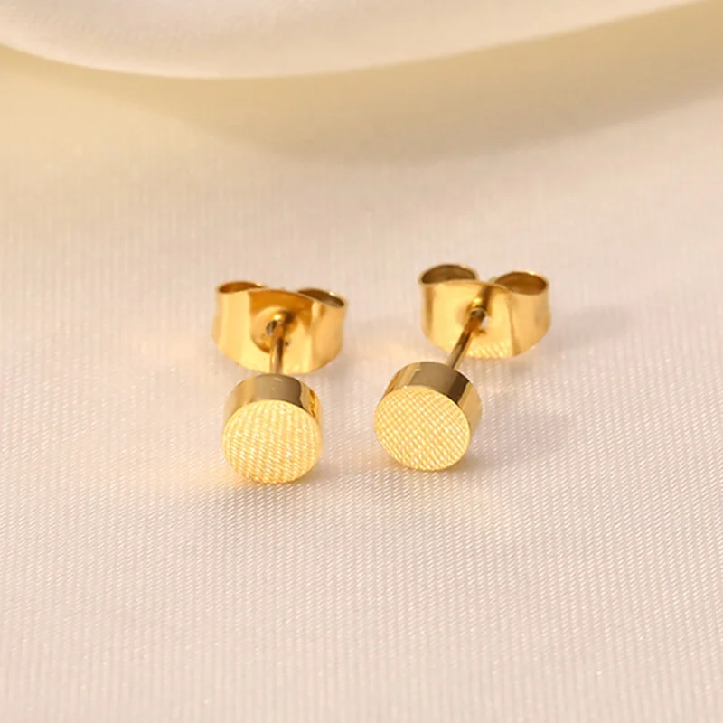 High Quality 18K Gold Plated Stainless Steel Minimalist Jewelry Small Gold Flat Round Stud Earrings, As picture
High Quality 18K Gold Plated Stainless Steel Minimalist Jewelry Small Gold Flat Round Stud Earrings, As picture