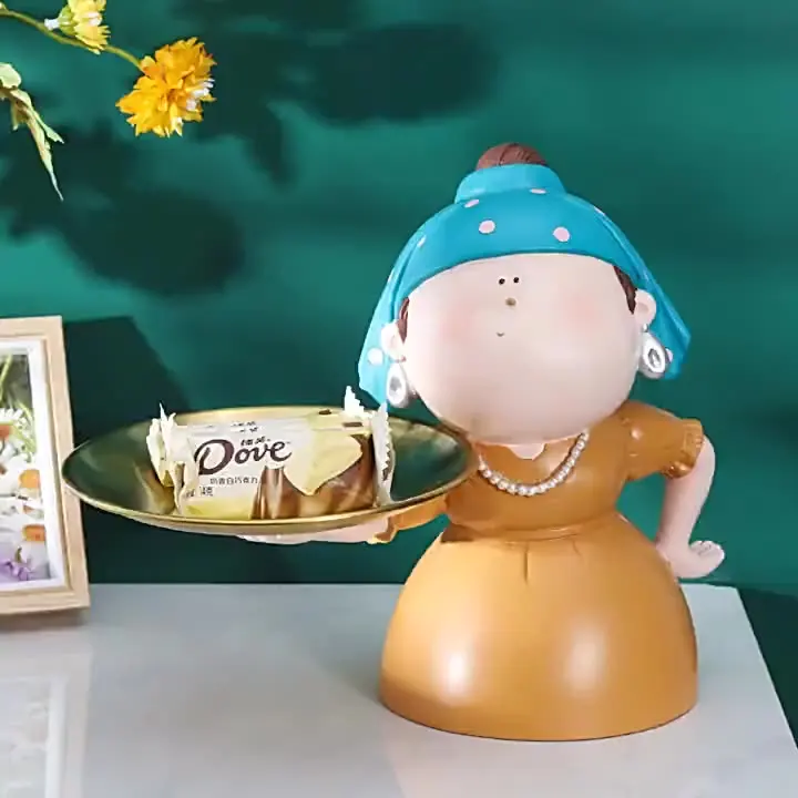 Creative cosmetics jewelry storage box girl artist statue decoration with golden tray storage
Creative cosmetics jewelry storage box girl artist statue decoration with golden tray storage