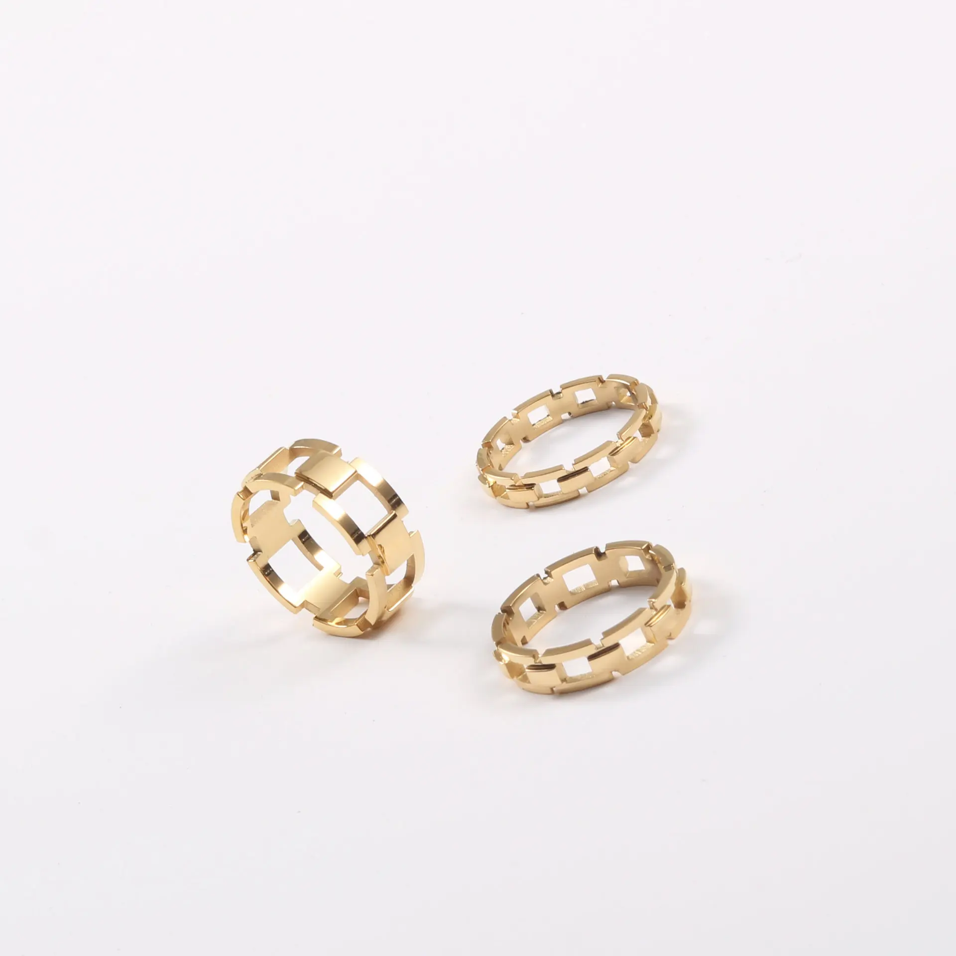 High End 18K Gold Plated Link Chain Hollow Rings Stainless Steel Jewelry Trendy Finger Ring
High End 18K Gold Plated Link Chain Hollow Rings Stainless Steel Jewelry Trendy Finger Ring