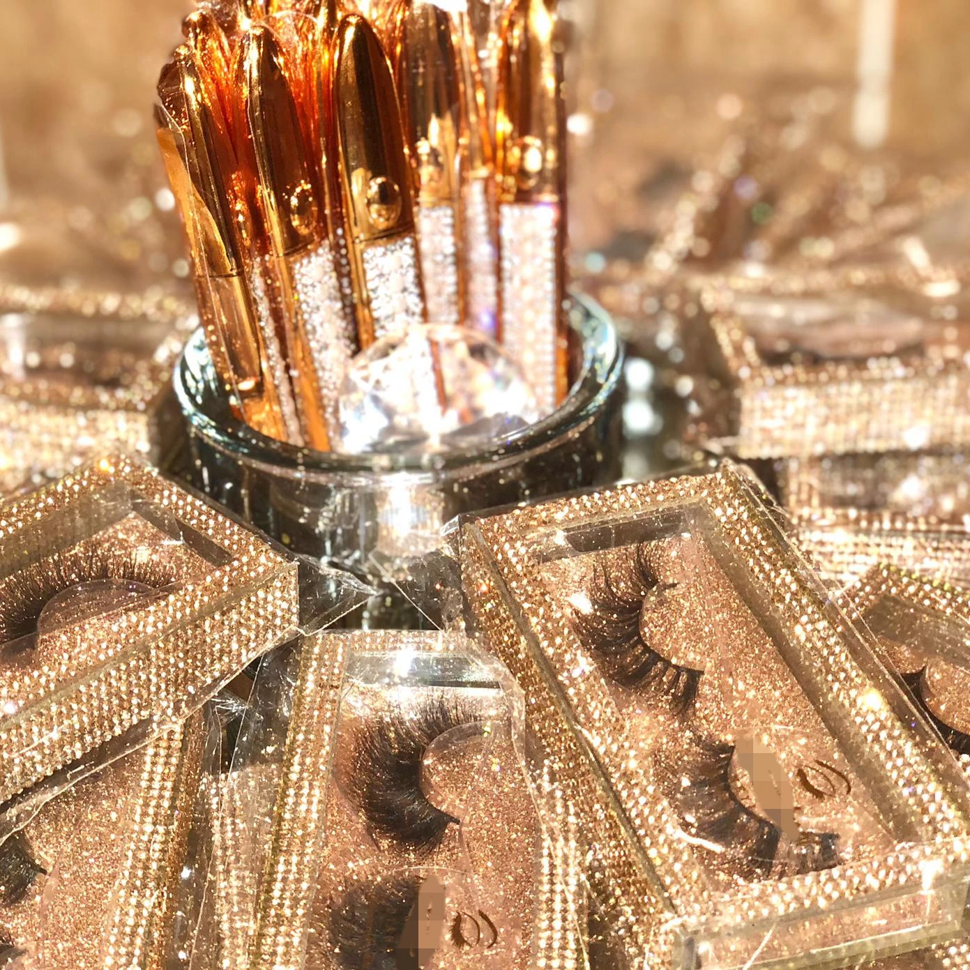 Magnetic eyelashes with rose gold diamond custom packaging eyelash vendor customized boxes, Natural black mink eyelashes
Magnetic eyelashes with rose gold diamond custom packaging eyelash vendor customized boxes, Natural black mink eyelashes