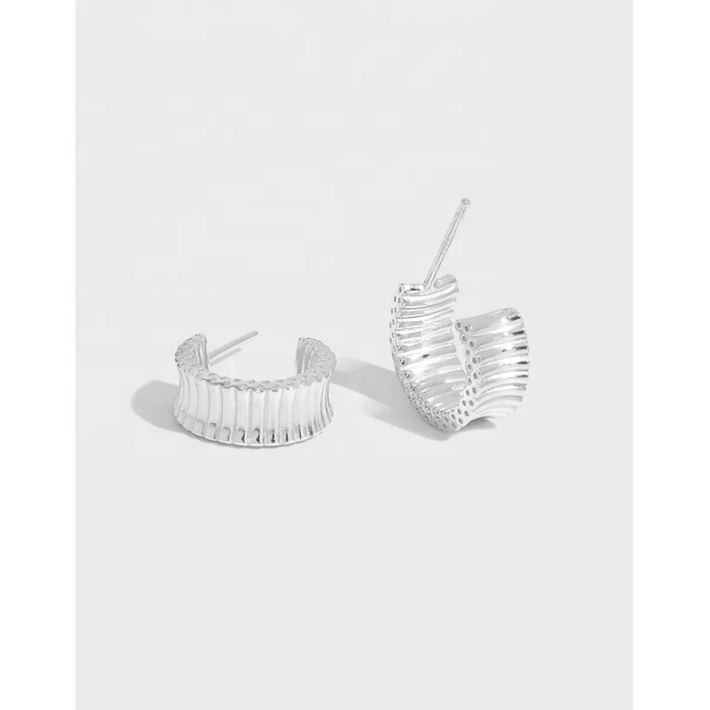 Factory Direct Geometric Minimalist Texture Earring S925 Sterling Silver Louver Cascading C Shape Stud Earring for Women
Factory Direct Geometric Minimalist Texture Earring S925 Sterling Silver Louver Cascading C Shape Stud Earring for Women