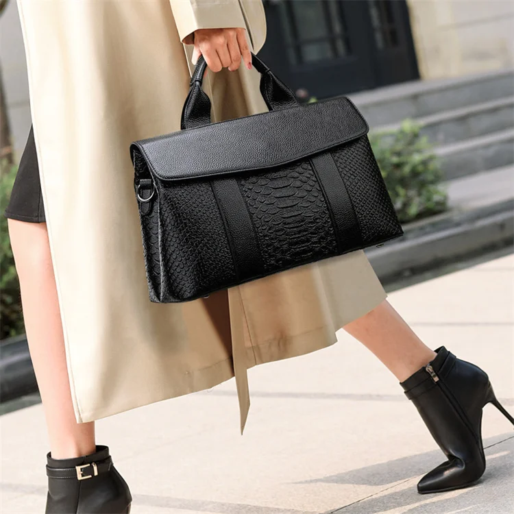 High-Quality New Fashion Simple Ladies Large-Capacity Handbags Korean Style Temperament One-Shoulder Messenger Bag
High-Quality New Fashion Simple Ladies Large-Capacity Handbags Korean Style Temperament One-Shoulder Messenger Bag