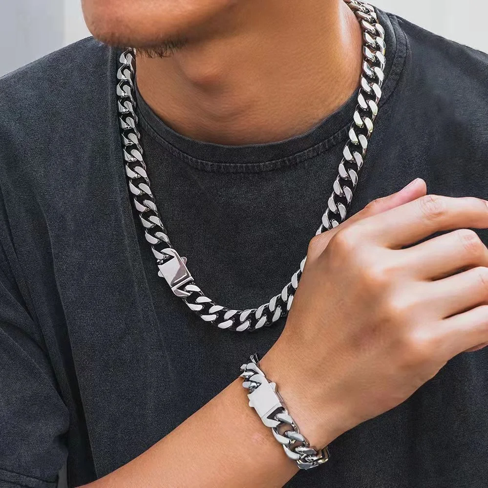 New stainless steel four-sided grinding Cuban jewelry titanium steel polished three-dimensional section bracelet
New stainless steel four-sided grinding Cuban jewelry titanium steel polished three-dimensional section bracelet