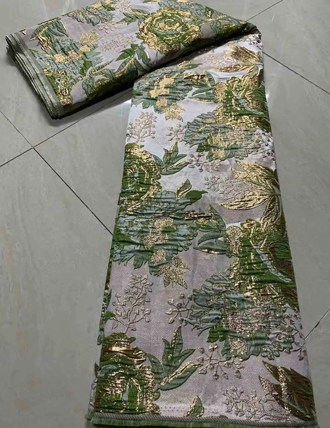 African Jacquard Tulle Lace Fabric Nigerian Tissu Brocade Lace Fabric For Dress
African Jacquard Tulle Lace Fabric Nigerian Tissu Brocade Lace Fabric For Dress