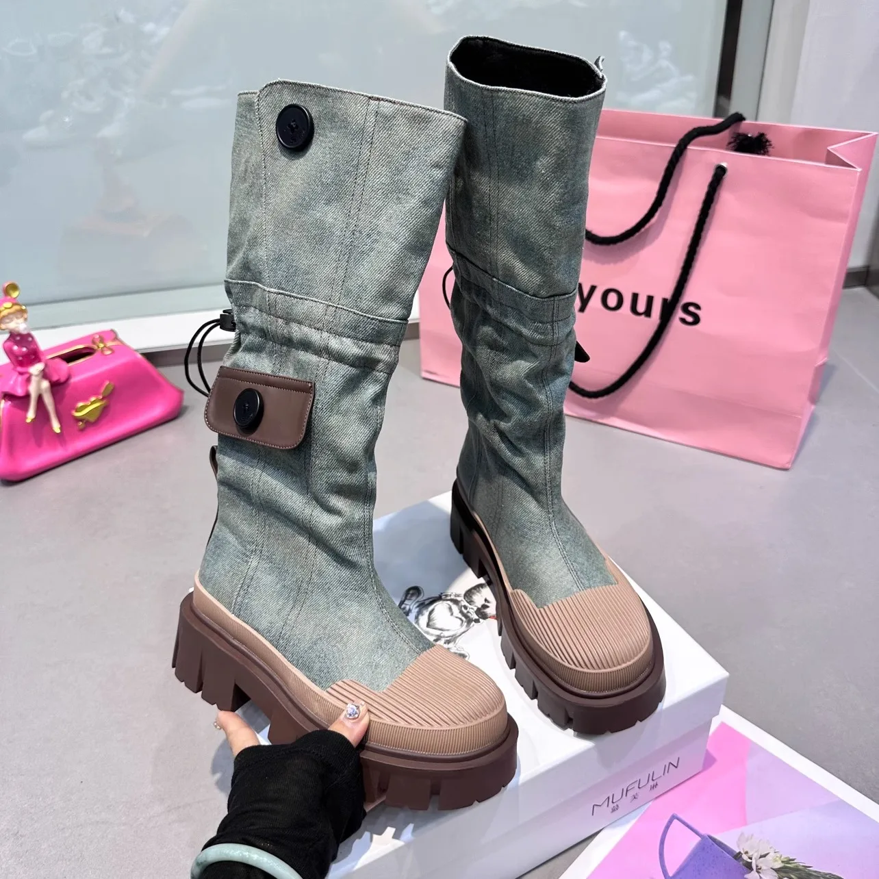 Dropshipping Custom Logo Cowboy Boots Women Shoes Thick Sole Denim Fashion Design Boots for Ladies
Dropshipping Custom Logo Cowboy Boots Women Shoes Thick Sole Denim Fashion Design Boots for Ladies