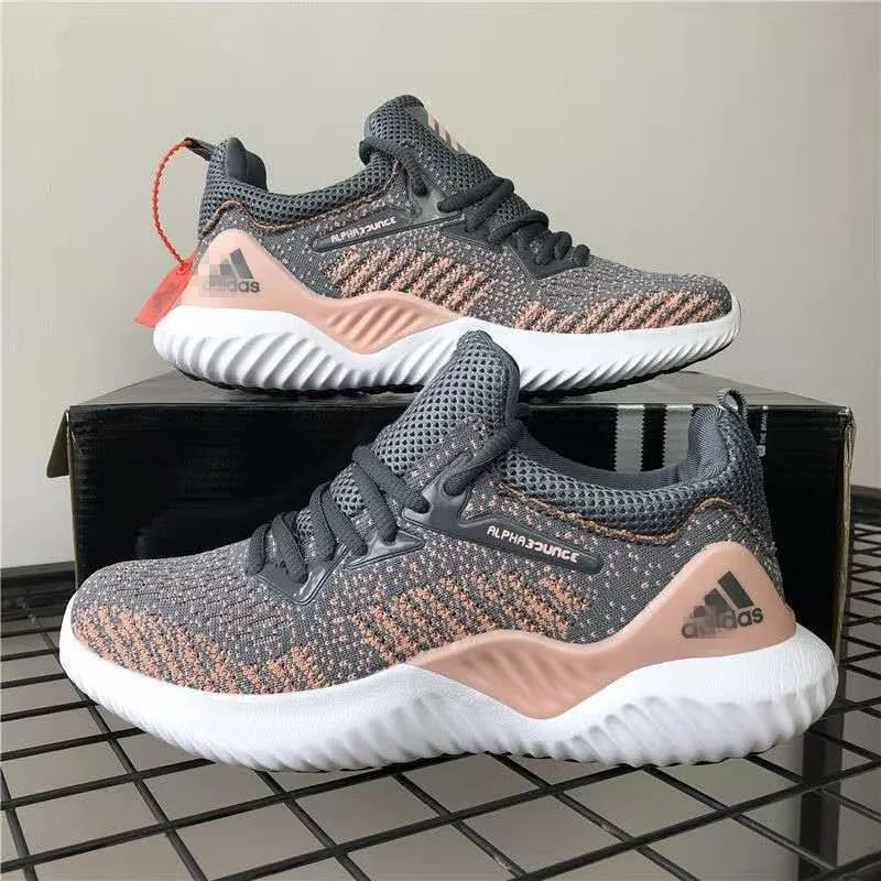 2021 Summer Breathable Sports Men's Shoes Lightweight Couple Women's Shoes Adidasss Sneakers Men
2021 Summer Breathable Sports Men's Shoes Lightweight Couple Women's Shoes Adidasss Sneakers Men