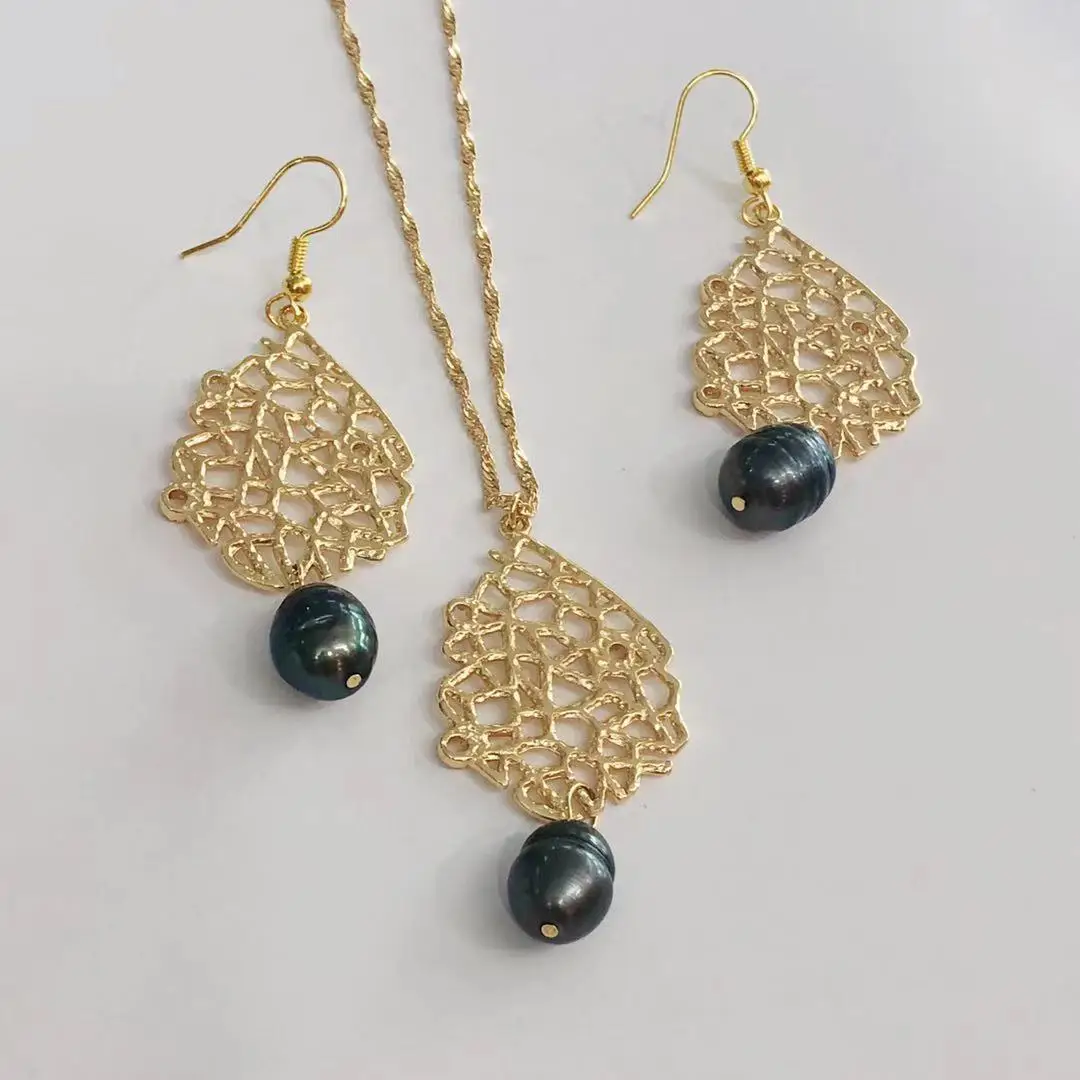 Hawaiian Jewelry Necklace Earrings Hollow Gilded Flowers Real Freshwater Pearl Tahitian Black Jewelry Set
Hawaiian Jewelry Necklace Earrings Hollow Gilded Flowers Real Freshwater Pearl Tahitian Black Jewelry Set