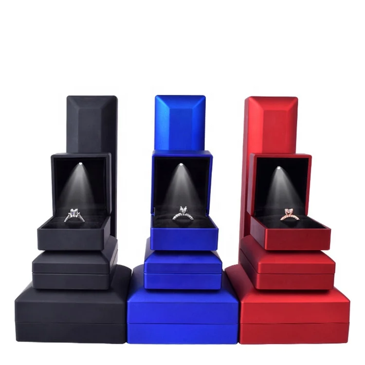 FORTE caixa de joia black Engagement custom logo LED ring box jewlery bracelet box with light, Customized
FORTE caixa de joia black Engagement custom logo LED ring box jewlery bracelet box with light, Customized