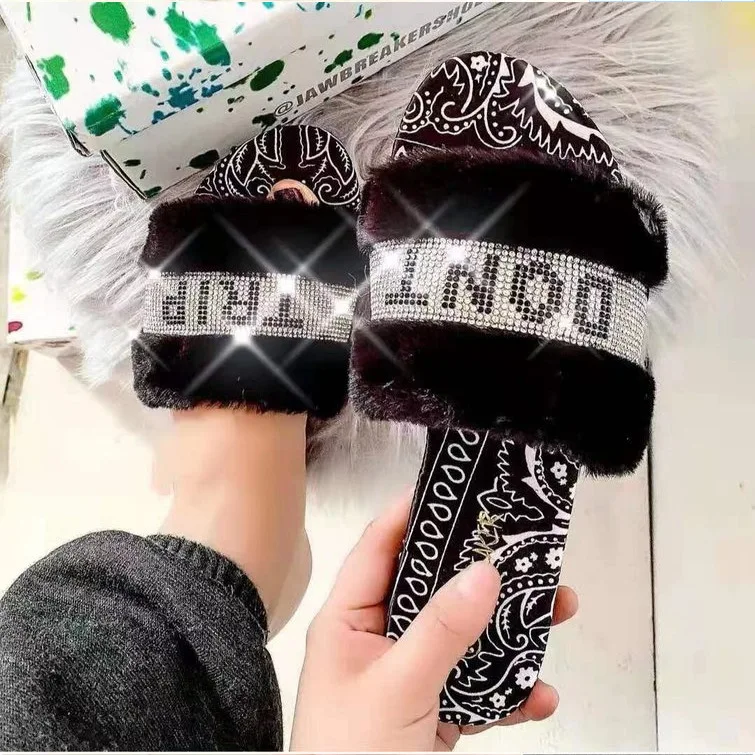 2021 New designer Bandana Print Rhinestones sandals plush Flat shoes Fur slides women's slippers, Customized color
2021 New designer Bandana Print Rhinestones sandals plush Flat shoes Fur slides women's slippers, Customized color