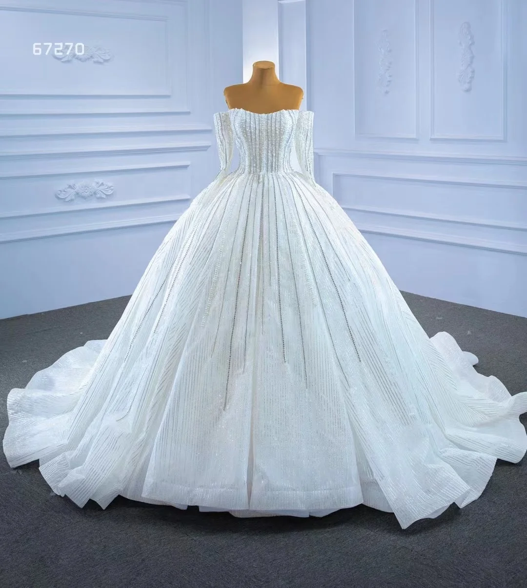 Luxury Off Shoulder Long Sleeves Bridal Ball Gown Princess Wedding Gown Lace-up Sparkling Wedding Dresses Bridal Gown, As picture or your request
Luxury Off Shoulder Long Sleeves Bridal Ball Gown Princess Wedding Gown Lace-up Sparkling Wedding Dresses Bridal Gown, As picture or your request