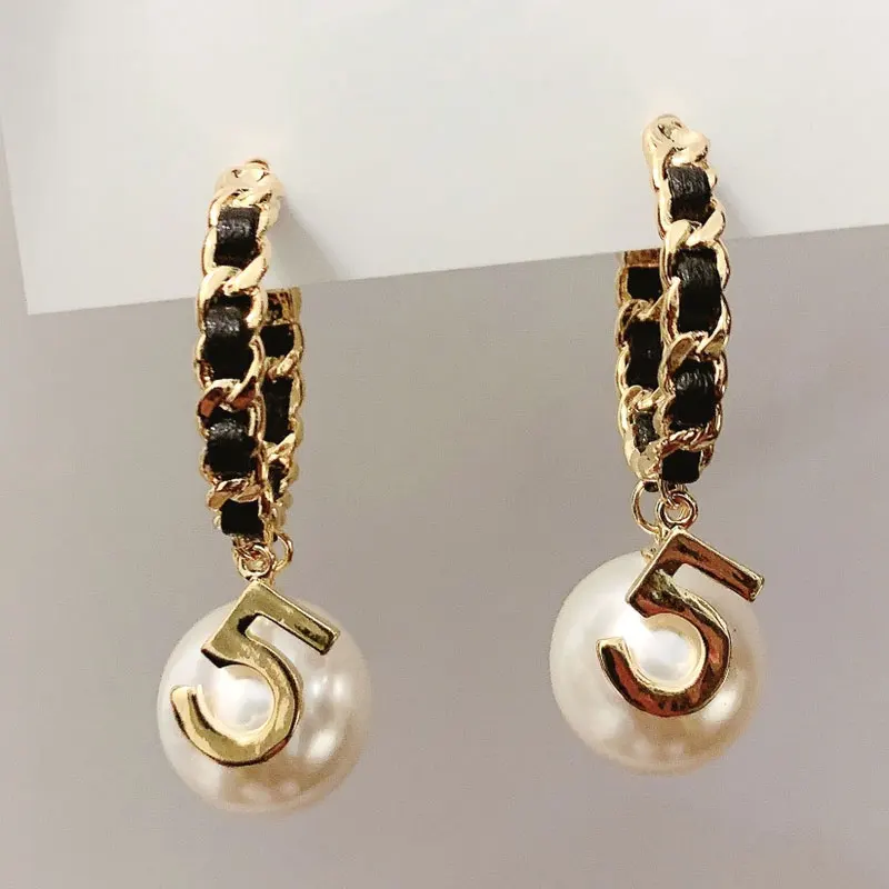 Letter Earrings Women Fashion Jewelry Luxury Design Trendy 5 Hoop C G Stud Earring Custom Designer Logo Jewelry Wedding Gifts
Letter Earrings Women Fashion Jewelry Luxury Design Trendy 5 Hoop C G Stud Earring Custom Designer Logo Jewelry Wedding Gifts