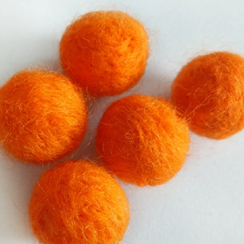 Handmade Pure Mernio wool felt balls 3cm
Handmade Pure Mernio wool felt balls 3cm