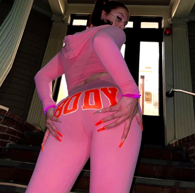 2021 New Arrival Autumn Pink Color Fall women printed long sleeve crop top hoodie and jogger sets two piece Body pants set
2021 New Arrival Autumn Pink Color Fall women printed long sleeve crop top hoodie and jogger sets two piece Body pants set