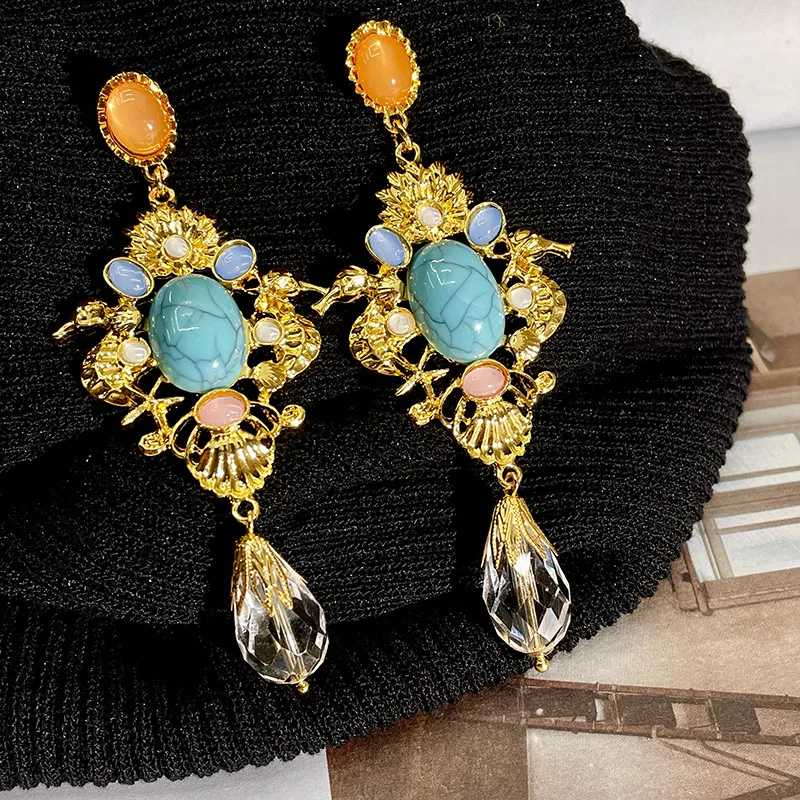 GT Middle vintage Blue Vintage turquoise earrings For Women Light Luxury Baroque Party Jewelry
GT Middle vintage Blue Vintage turquoise earrings For Women Light Luxury Baroque Party Jewelry