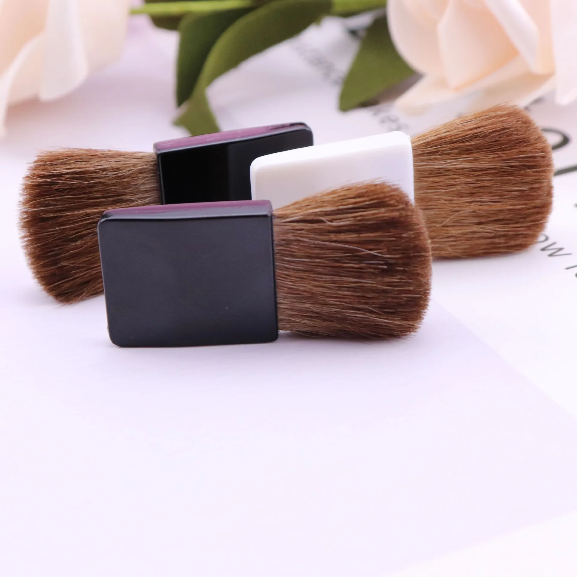 HZM Factory Wholesale Single MIni Size Horse hair Makeup brushes beauty brush cosmetic tool
HZM Factory Wholesale Single MIni Size Horse hair Makeup brushes beauty brush cosmetic tool